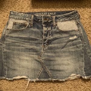 American Eagle jean skirt, size 6, length is 14 in.